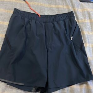 Lululemon short!